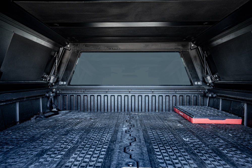 U-Guard Overland Series EL Cap (Chev / GMC -Silverado / Sierra 2500/3500 HD 6'9" Bed) Truck Bed Cap