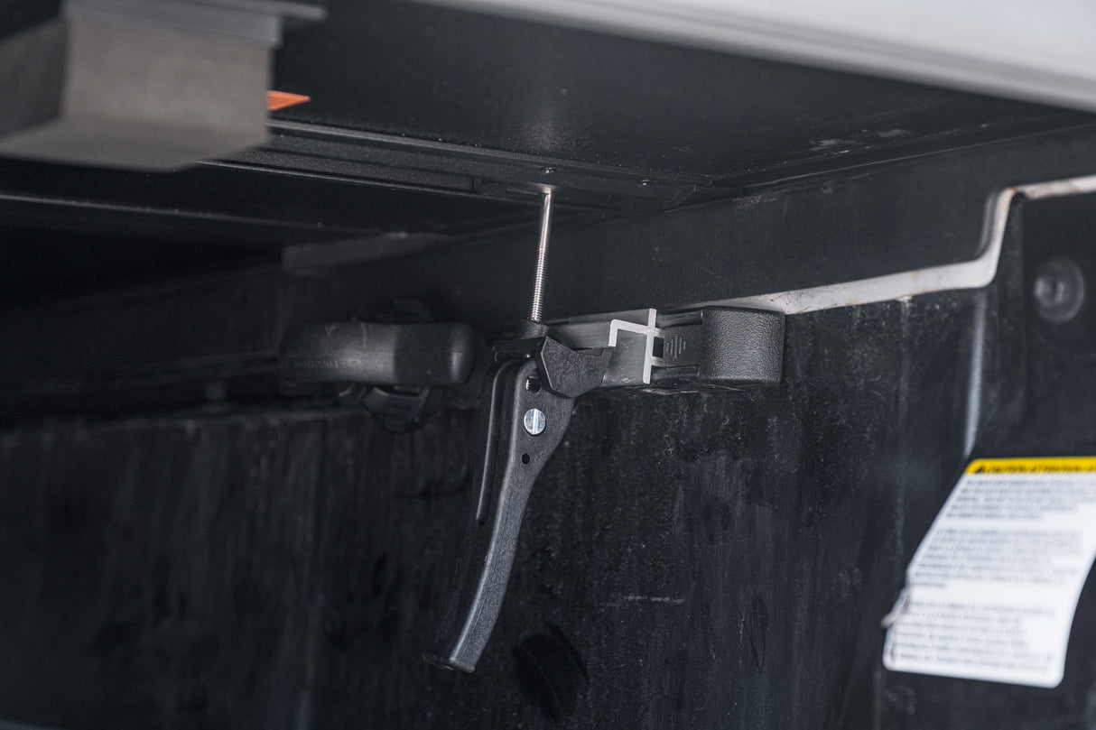 U-Guard Hard Tri Fold Tonneau Cover (Toyota Tundra 2022-2025 5'7" Bed)