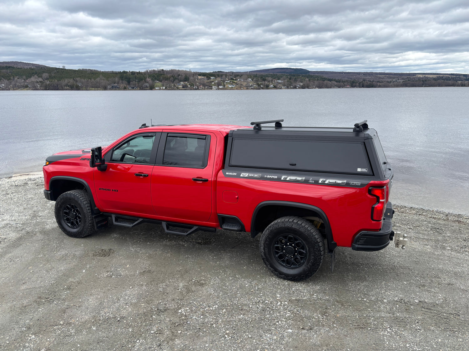 U-Guard Overland Series EL Cap (Chev / GMC -Silverado / Sierra 2500/3500 HD 6'9" Bed) Truck Bed Cap