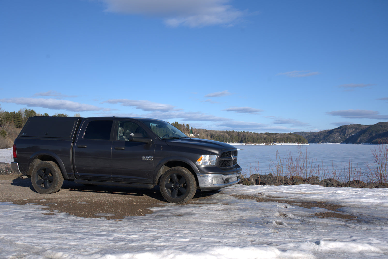 U-Guard Overland Series EL Cap (Ram 1500 New Body 2019-2025 5'7" Bed & Classic 5.7 Bed 2009-2024) Truck Bed Cap