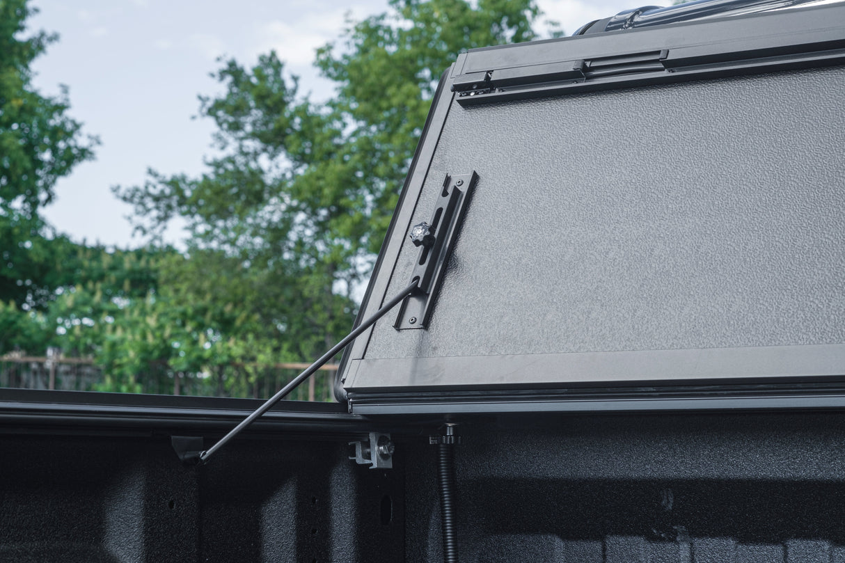 U-Guard Low Profile Flip up Tonneau Cover (Jeep Gladiator 2019-2025 5' Bed)