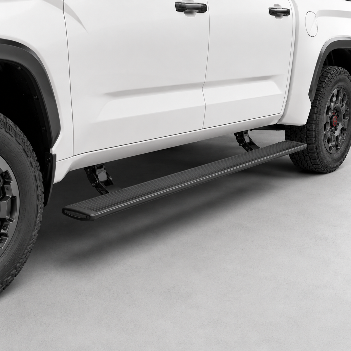 Toyota Tundra  2022-2026 (Crew Cab) Power Running Board